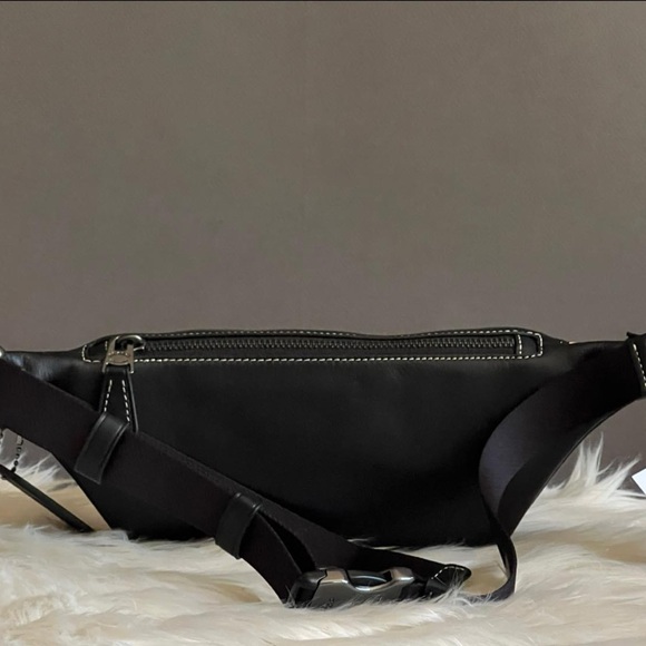 CL964 - Disney X Coach Warren Mini Belt Bag in Holiday Print - Picture 7 of 14